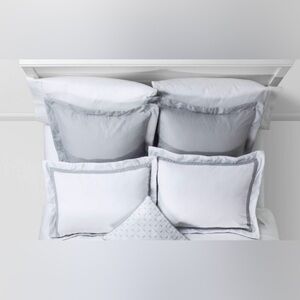 2 standard shams & 2 Euro shams